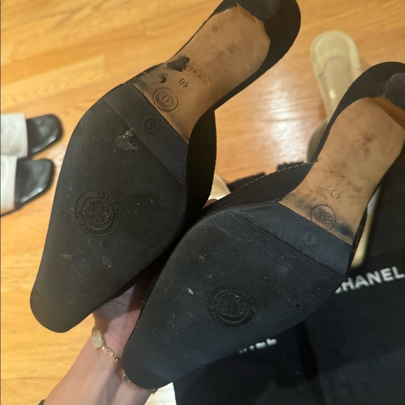 CHANEL BLACK QUILTED FABRIC MULES size 40 - Picture 9 of 9